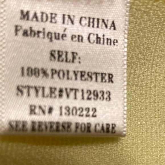 👚(bundle 4 items w/👚for $16) Beautiful soft yellow top - Picture 9 of 9